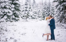 Zimowe zdjęcia ślubne | fotograf ślubny Konrad Żurawski